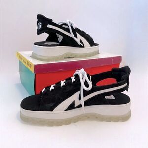 Chinese Laundry Y2K Lace Up Suede Platform Sneakers